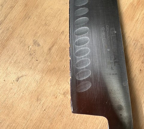 knife with damaged edge